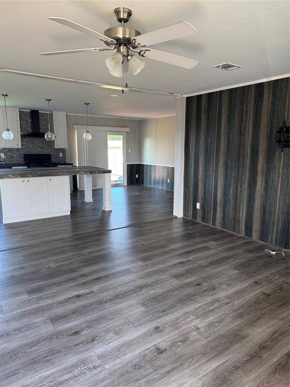 Quanah, TX 79252,1105 W 13th Street