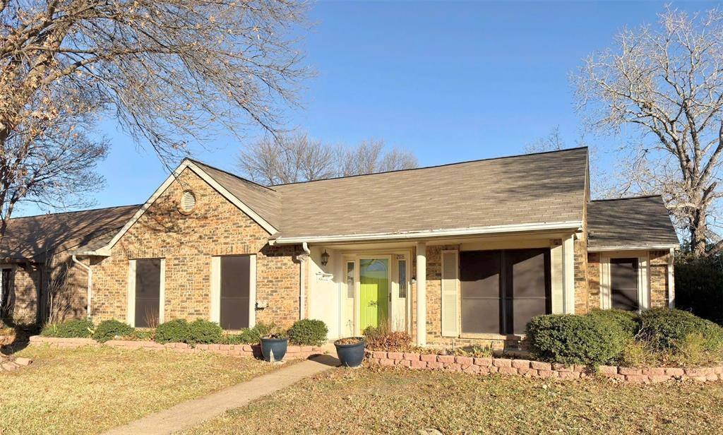 Grand Prairie, TX 75052,2118 Osage Trail