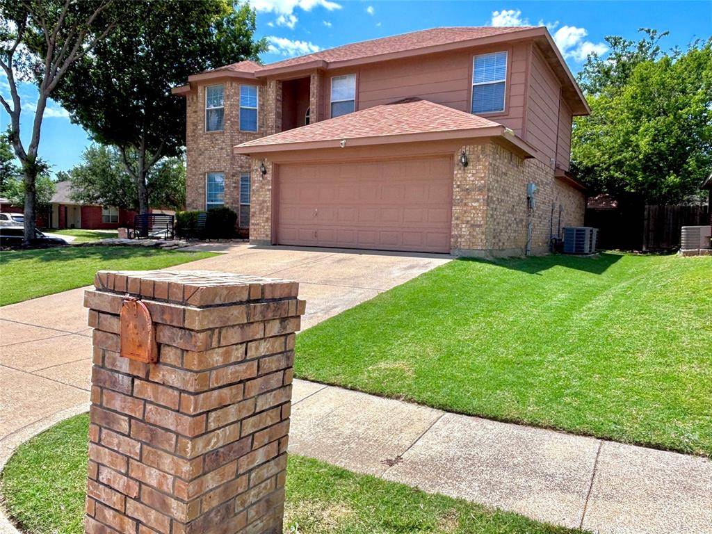 Saginaw, TX 76131,700 Hummingbird Trail