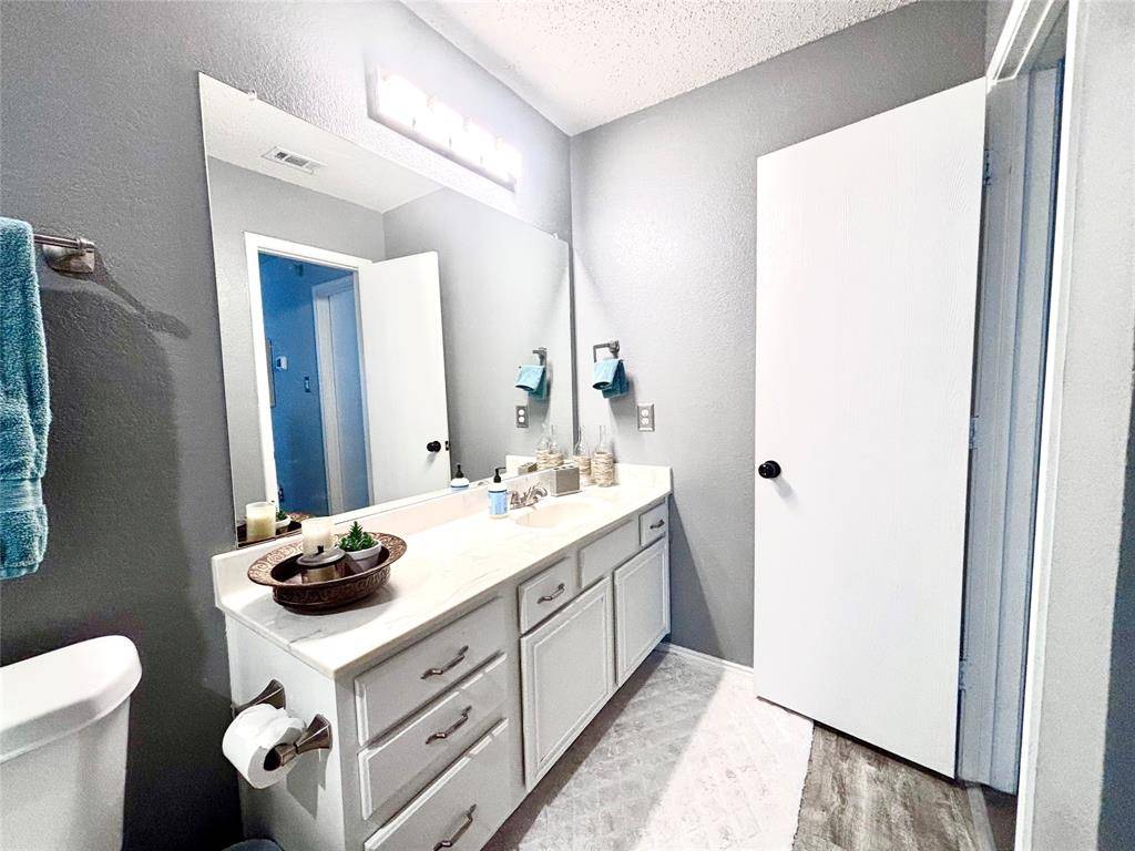 Saginaw, TX 76131,700 Hummingbird Trail