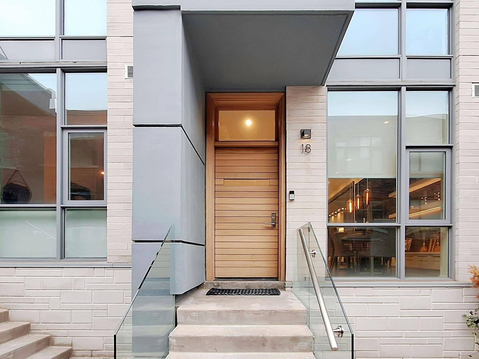 Toronto C01, ON M6J 1C9,850 Richmond ST W #18