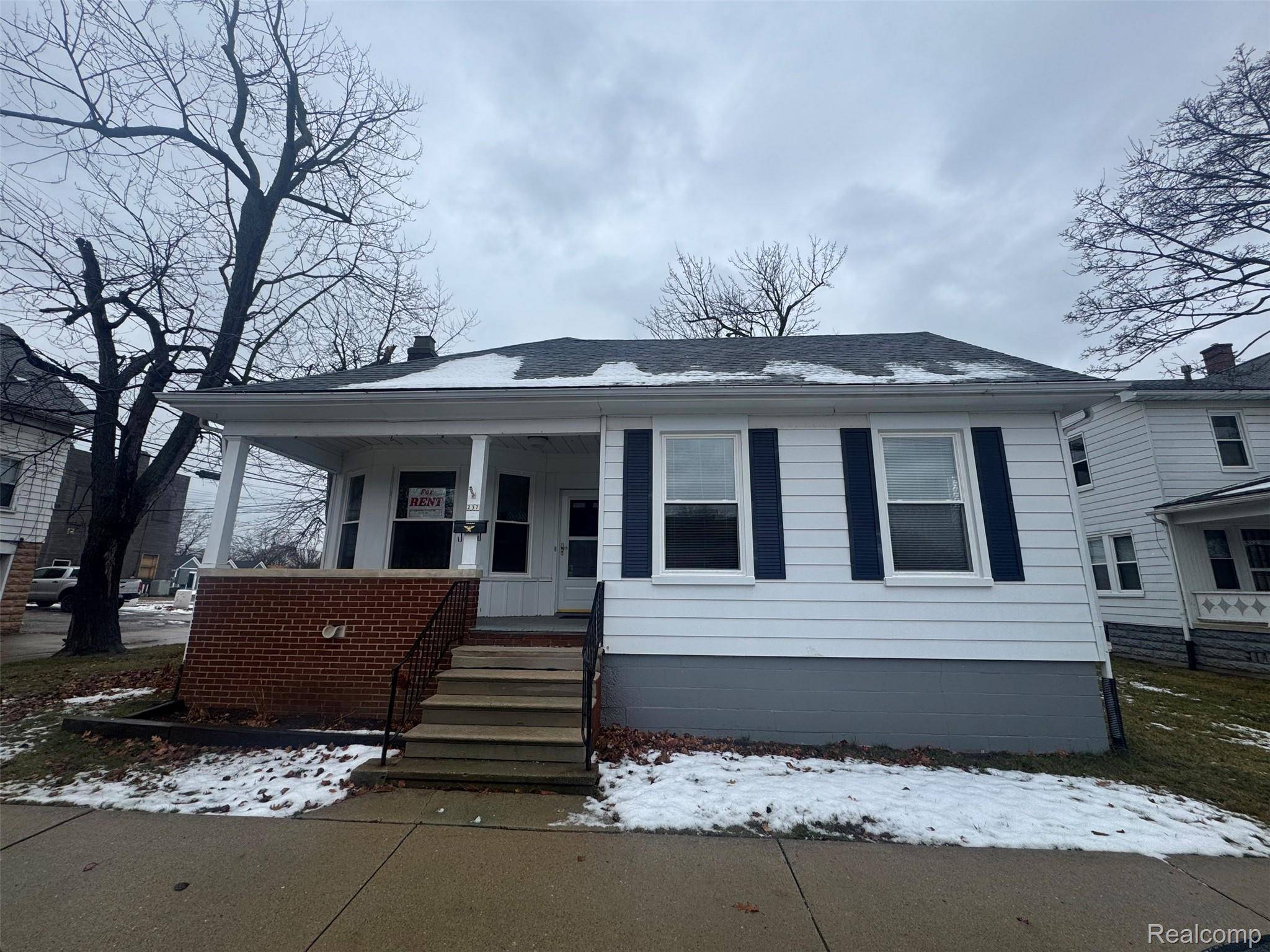 Trenton, MI 48183,237 Saint Joseph ST