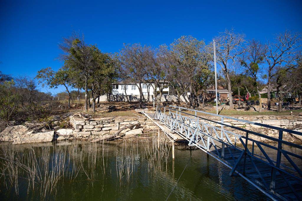 293 Pam Drive, Chico, TX 76431