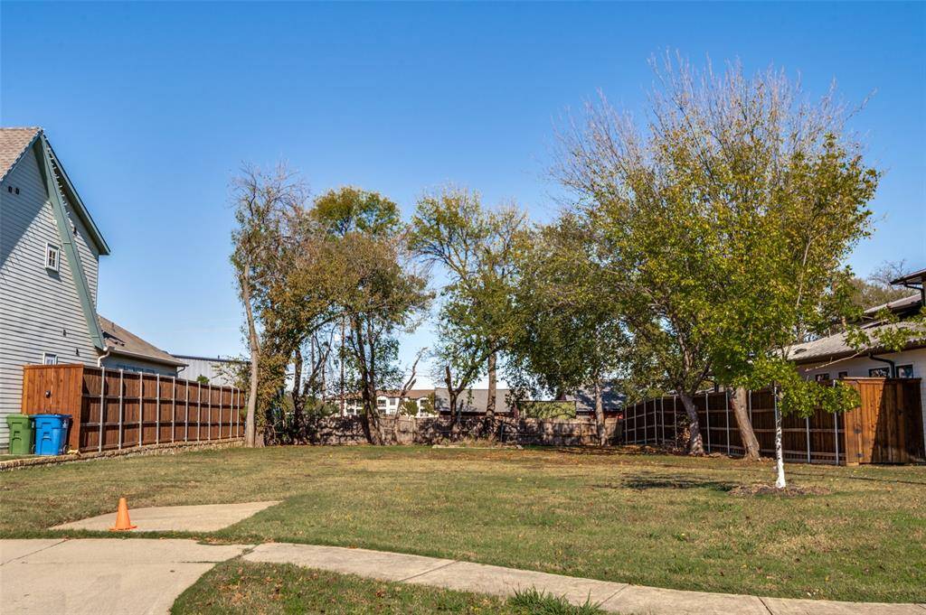 Grapevine, TX 76051,711 E Wall Street