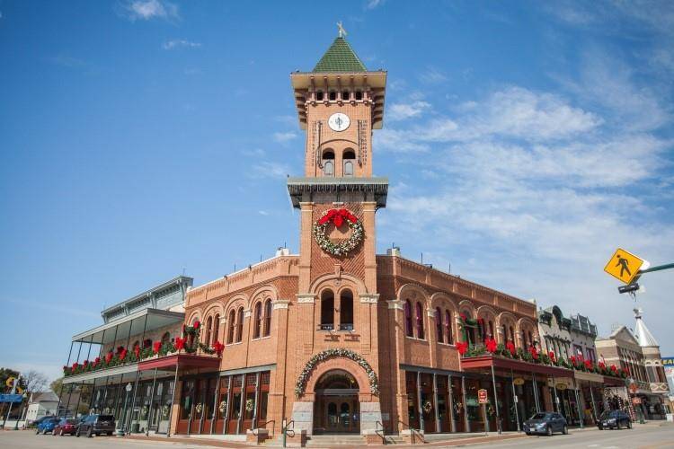 Grapevine, TX 76051,711 E Wall Street