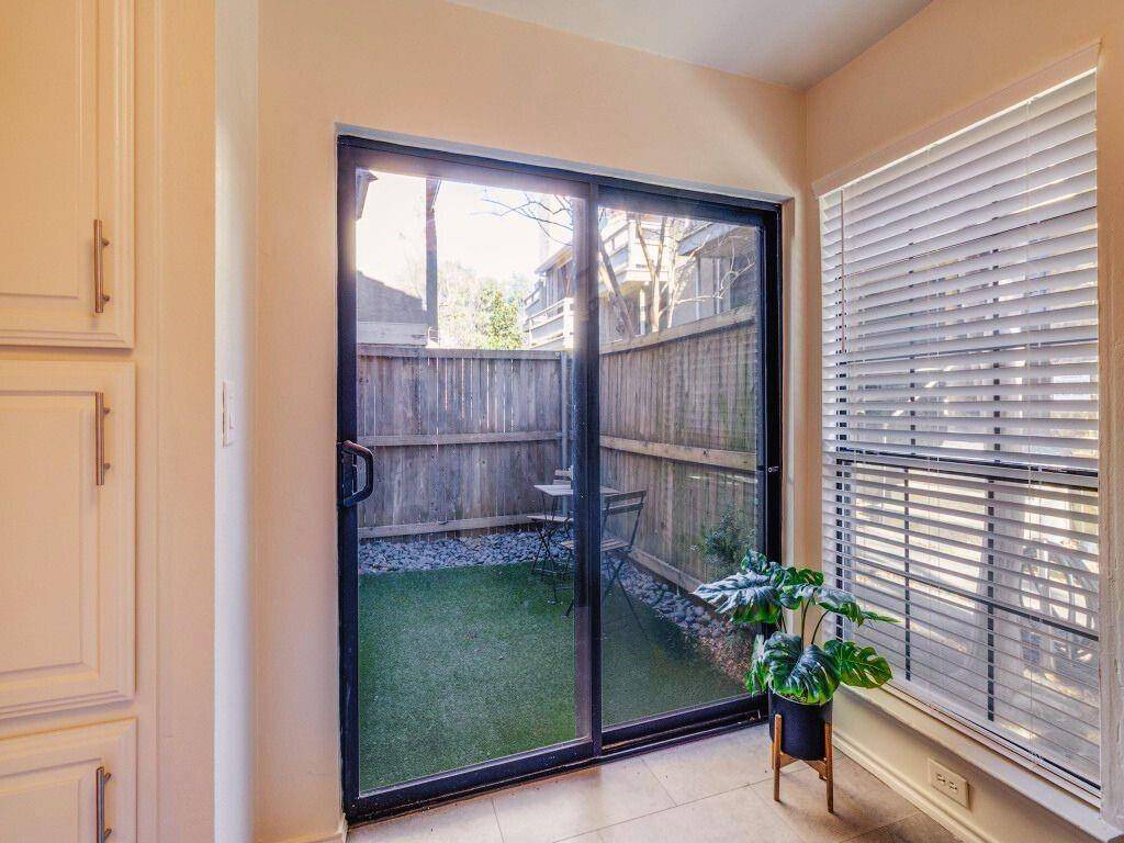 Dallas, TX 75206,5200 Martel Avenue #9B