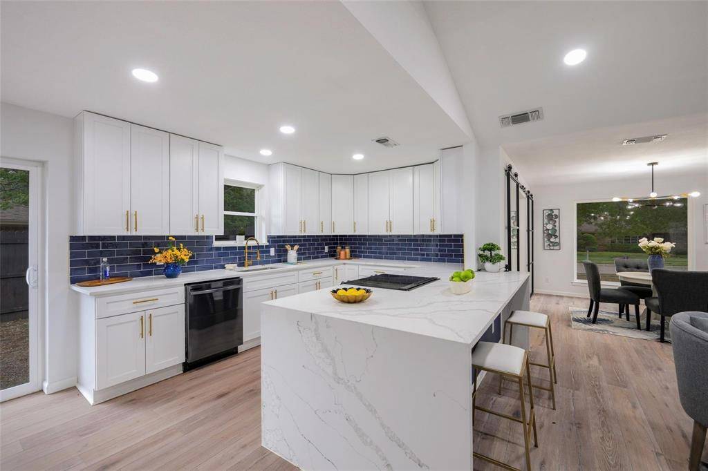 Plano, TX 75075,2613 Pin Oak Lane