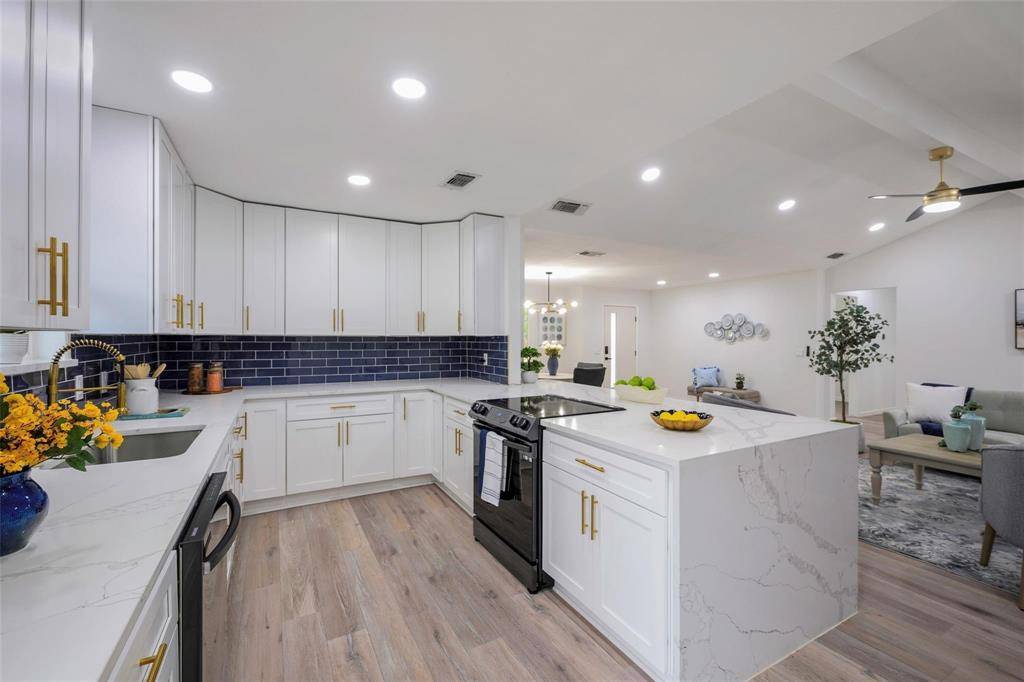 Plano, TX 75075,2613 Pin Oak Lane