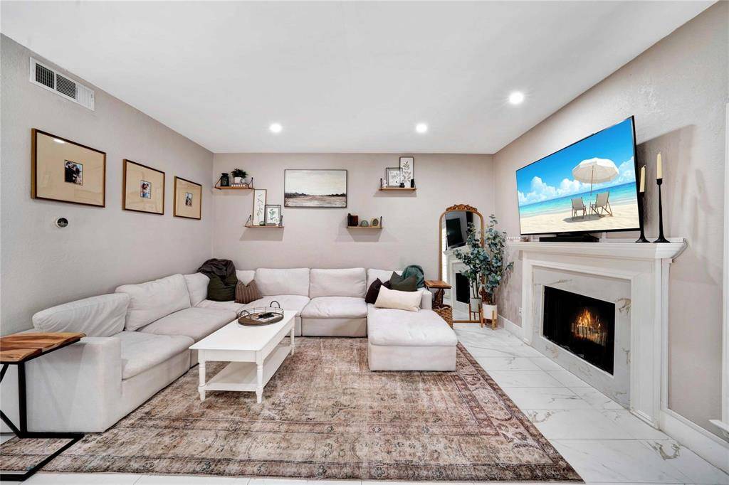 Dallas, TX 75243,8518 Coppertowne Lane