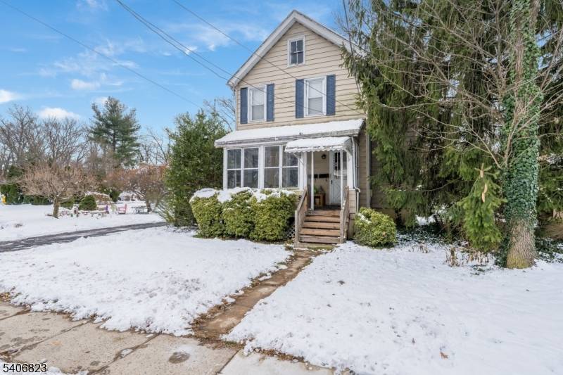 Westfield Town, NJ 07062,863 North Ave W