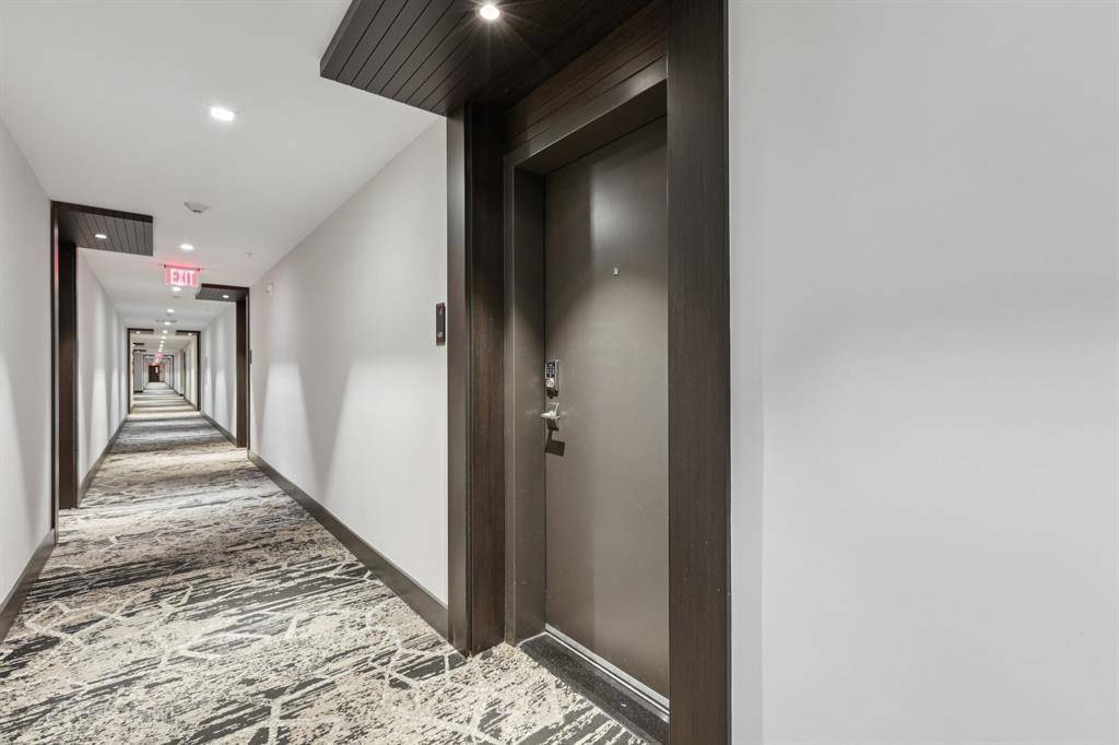 Coral Gables, FL 33146,301 Altara Ave #620