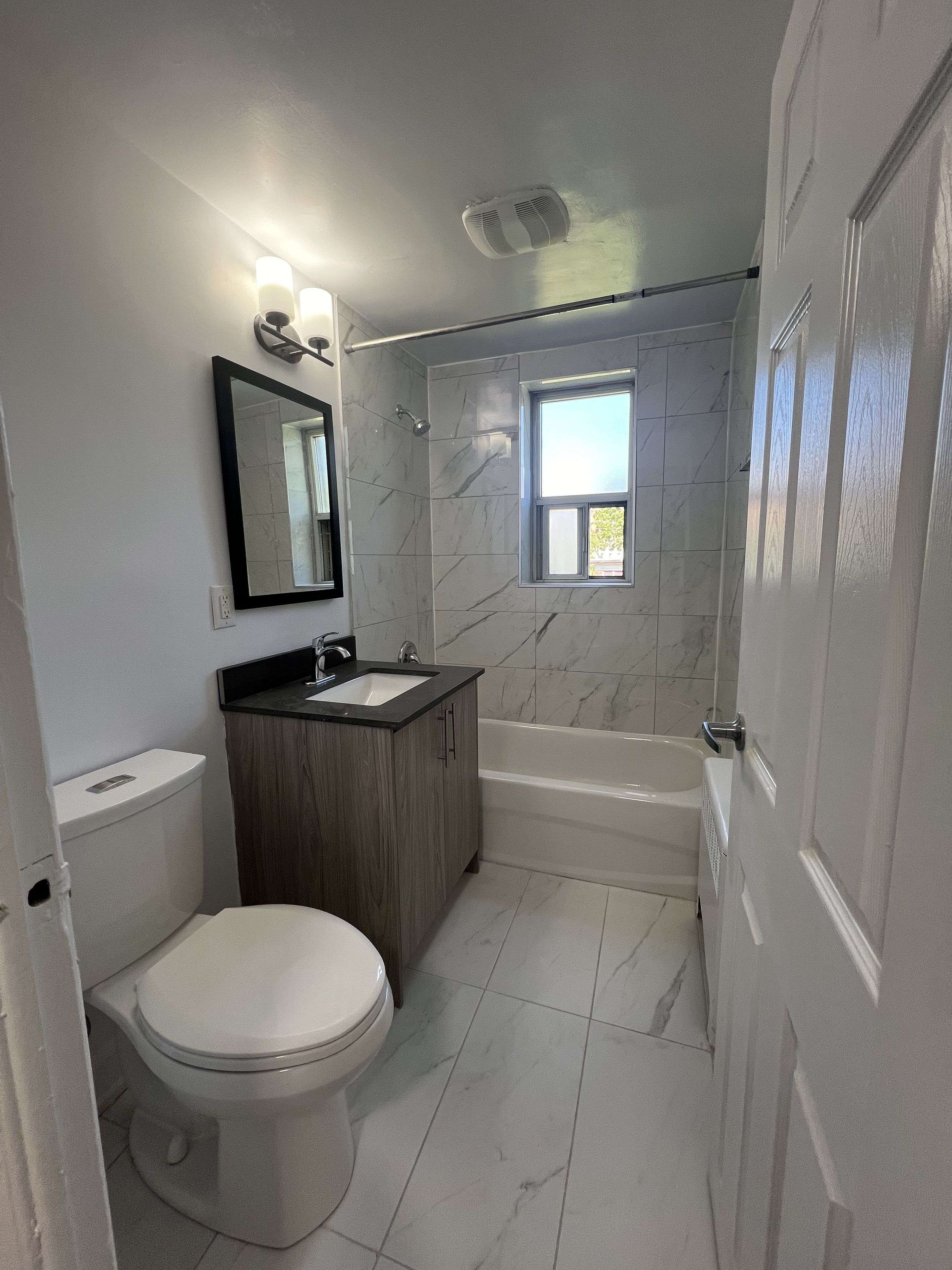 Toronto W08, ON M9A 3V1,290 The Kingsway N/A #000c