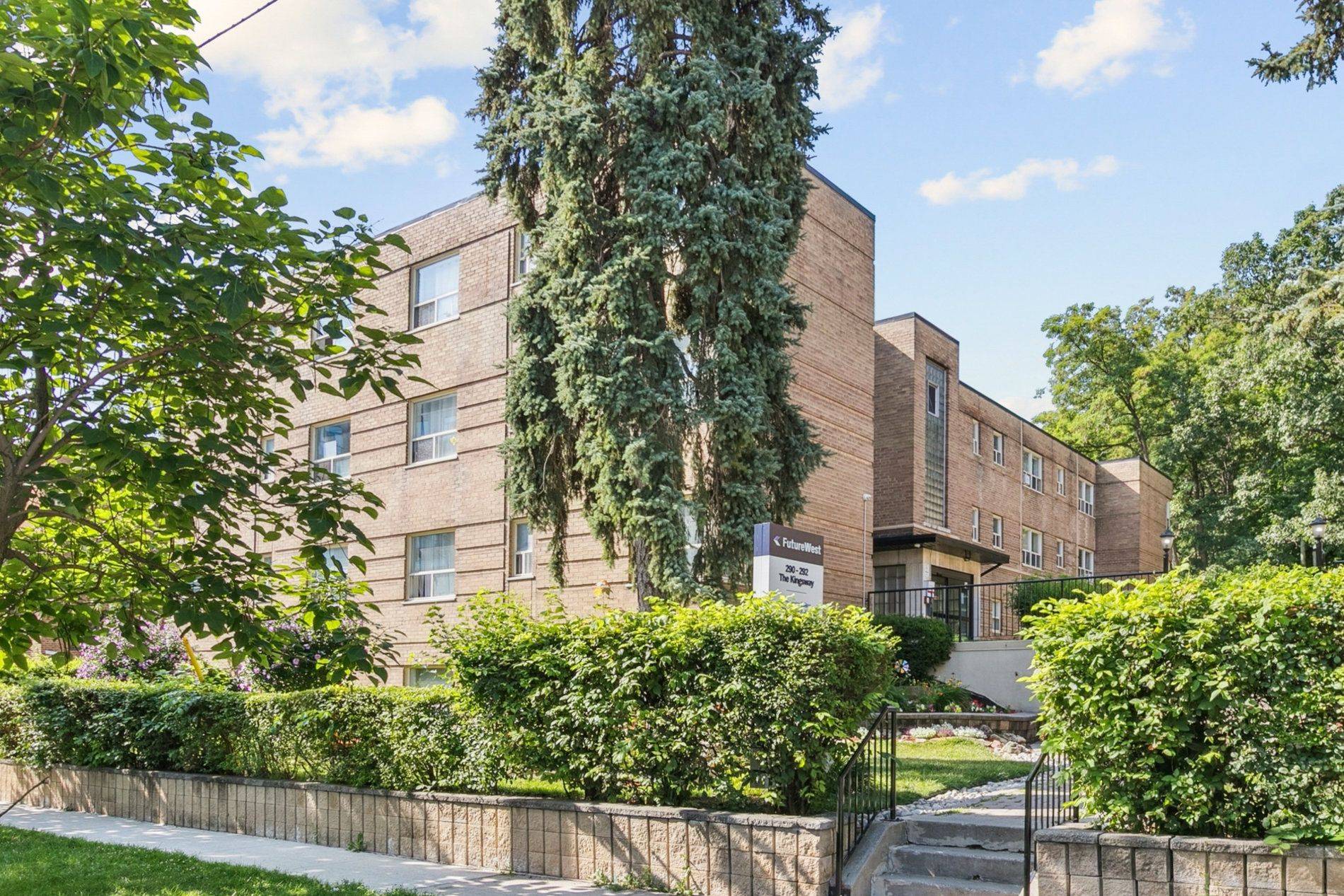 Toronto W08, ON M9A 3V1,292 The Kingsway N/A #292-33