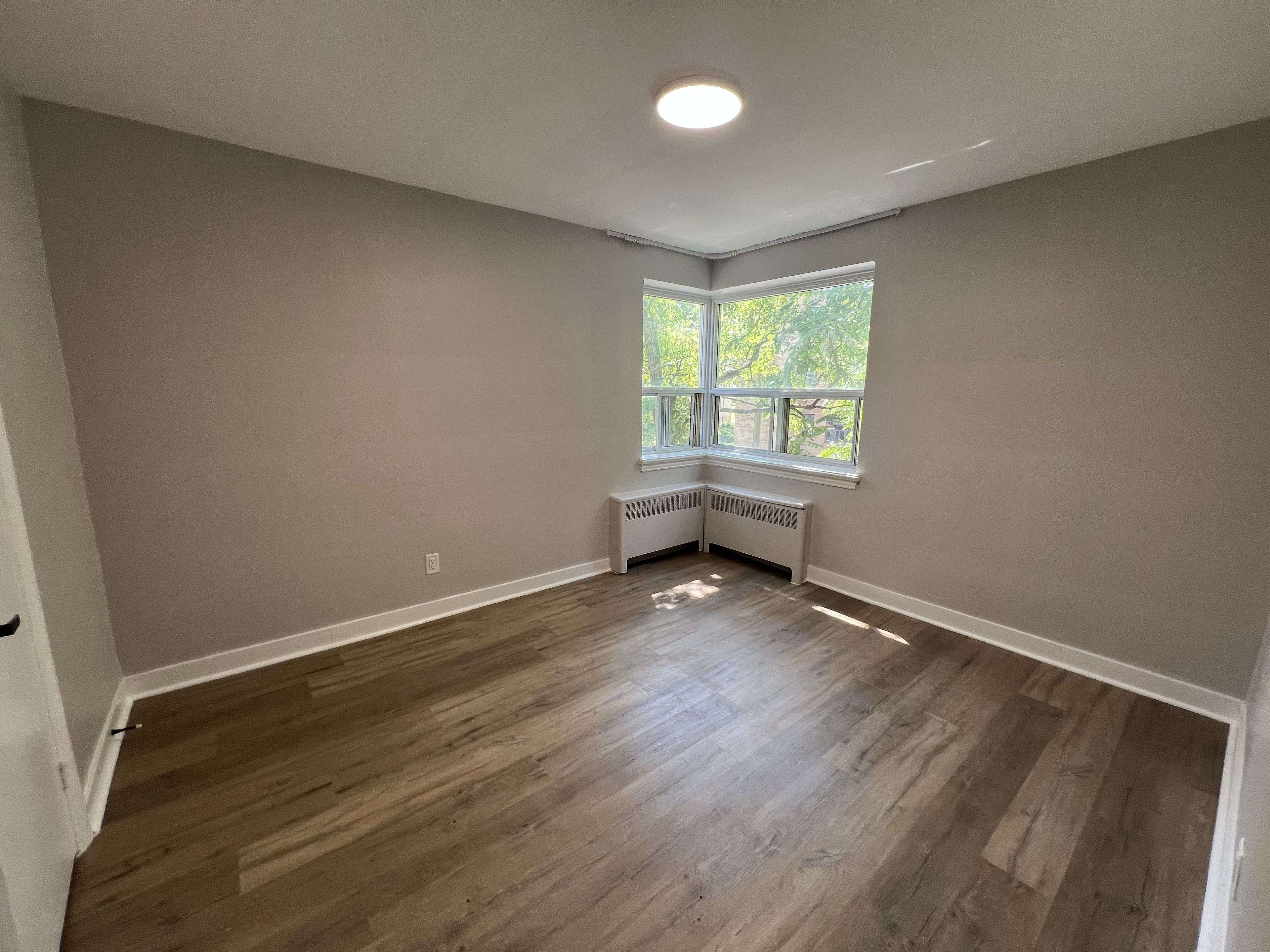 Toronto W08, ON M9A 3V1,292 The Kingsway N/A #292-33