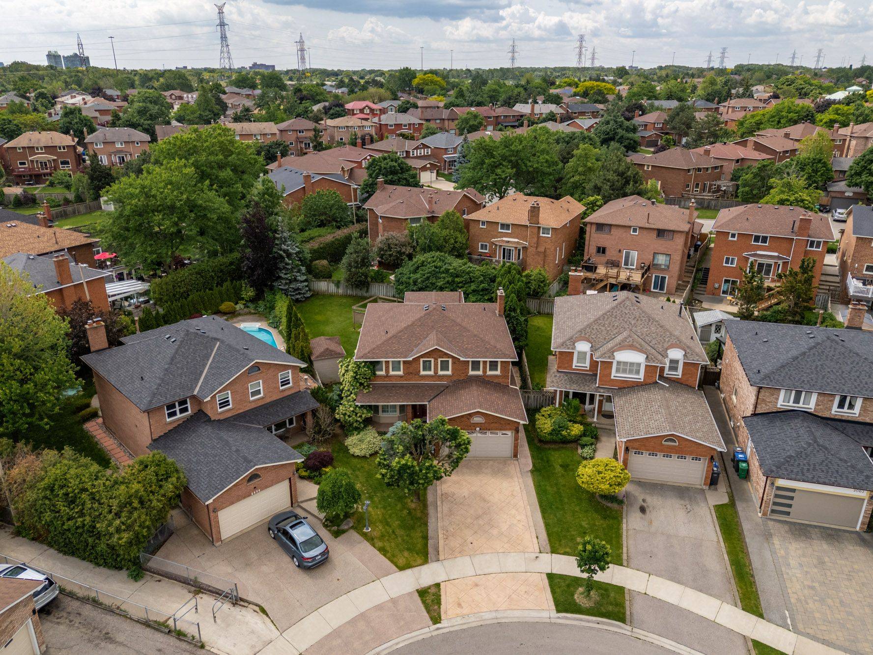Mississauga, ON L5M 3E5,2054 Teeside CT