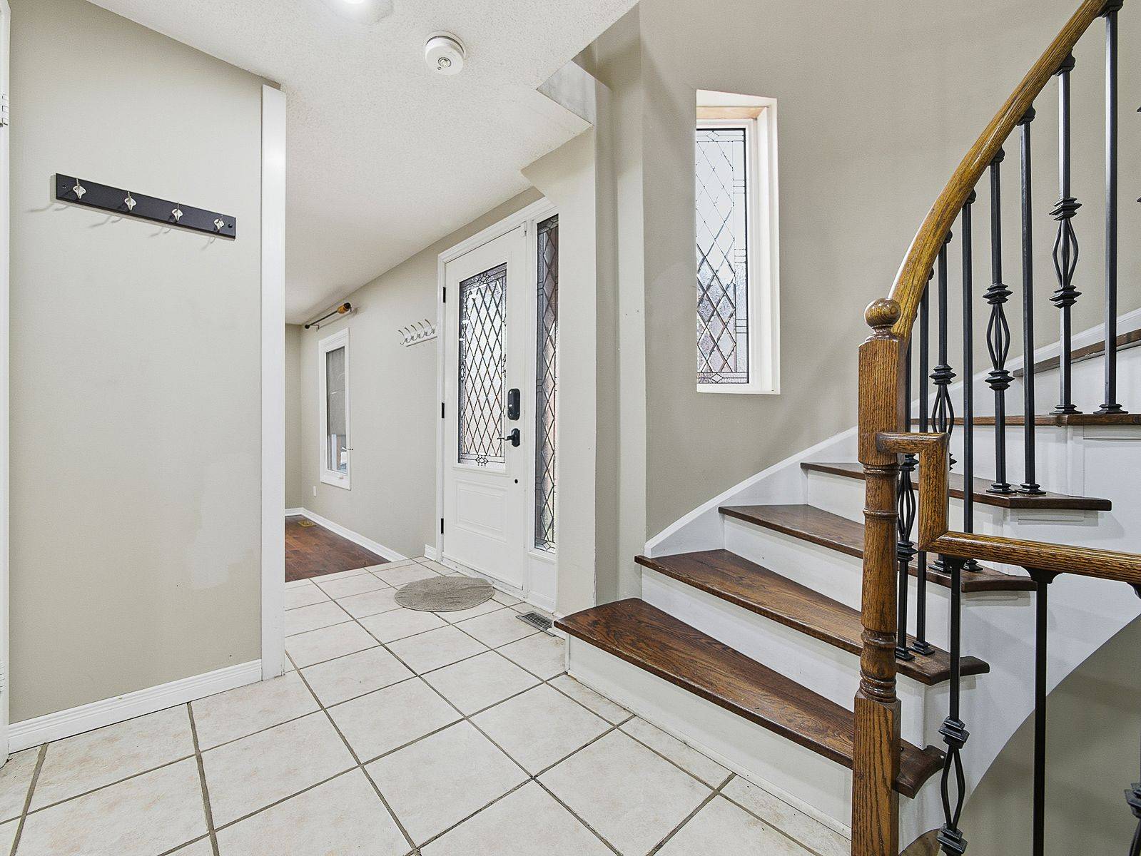 Mississauga, ON L5N 5B5,3067 Ilomar CT #Upper