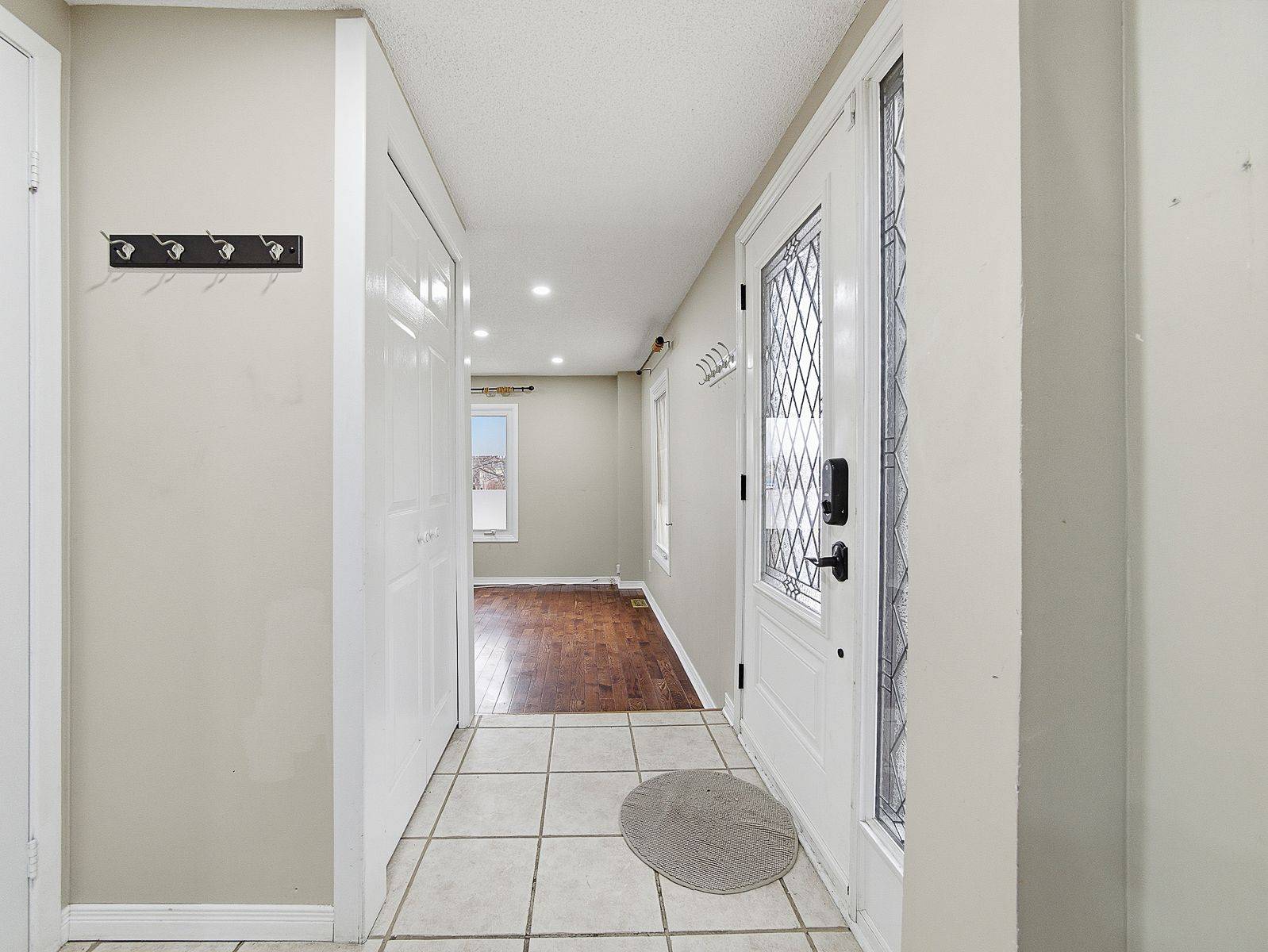 Mississauga, ON L5N 5B5,3067 Ilomar CT #Upper