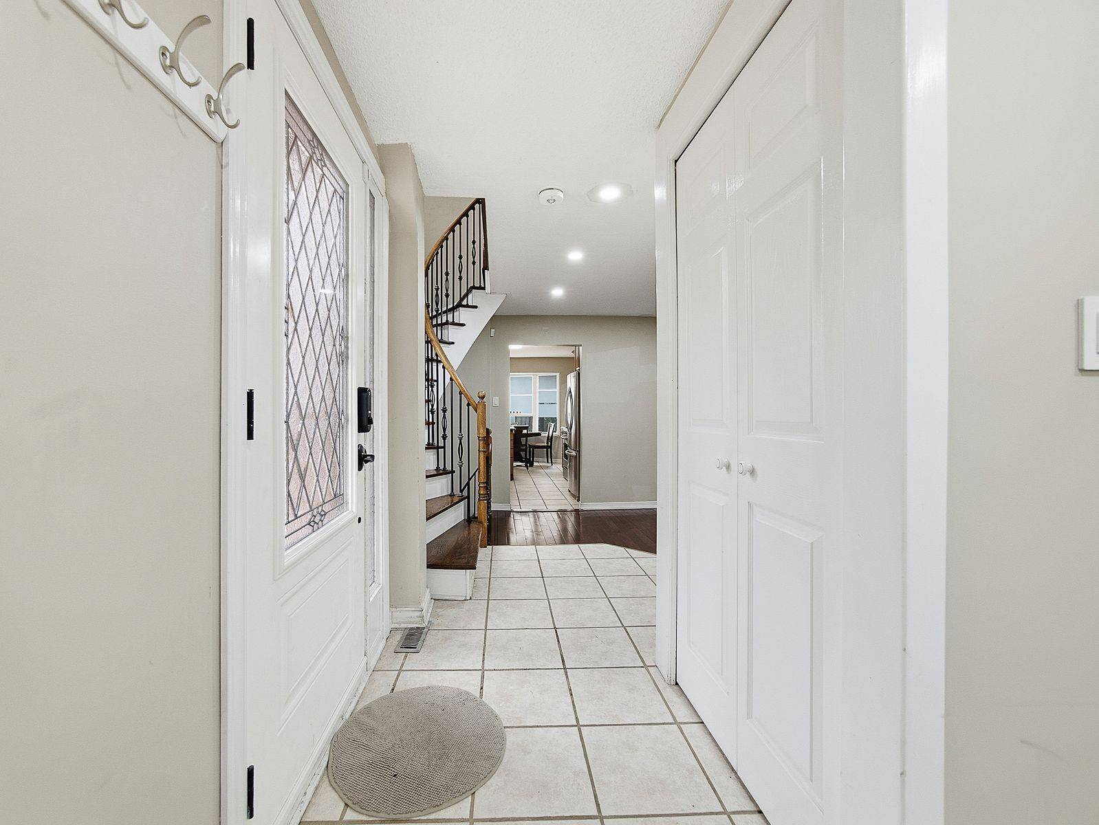 Mississauga, ON L5N 5B5,3067 Ilomar CT #Upper