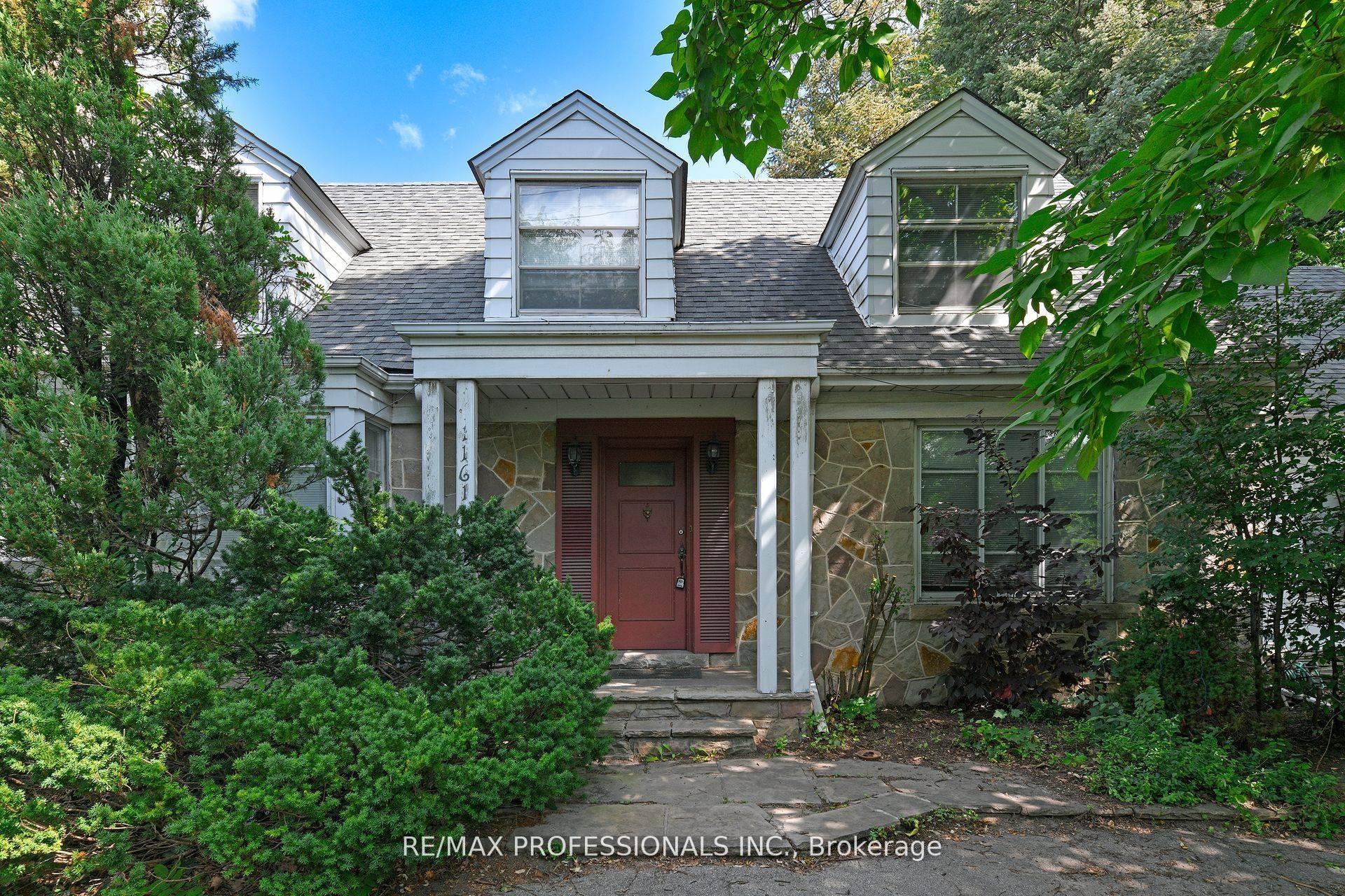 Toronto W08, ON M9A 4B2,1161 Royal York RD