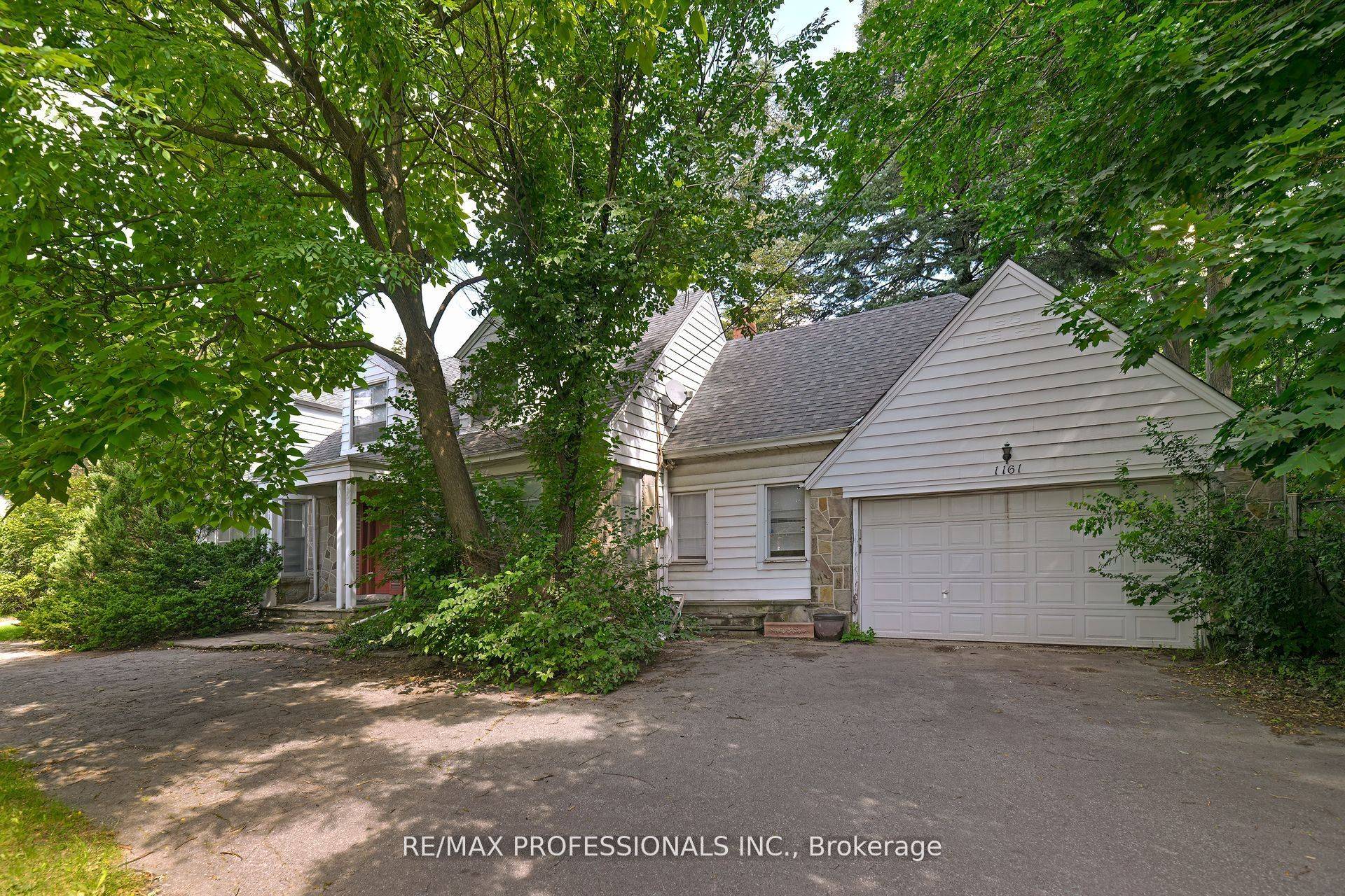 Toronto W08, ON M9A 4B2,1161 Royal York RD