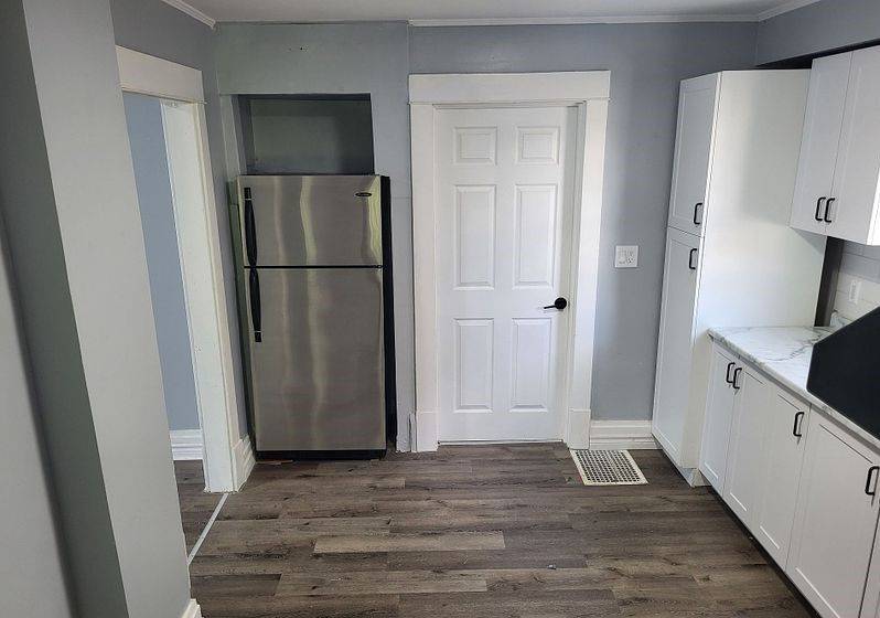 Welland, ON L3B 3B6,221 Hellems AVE #Main