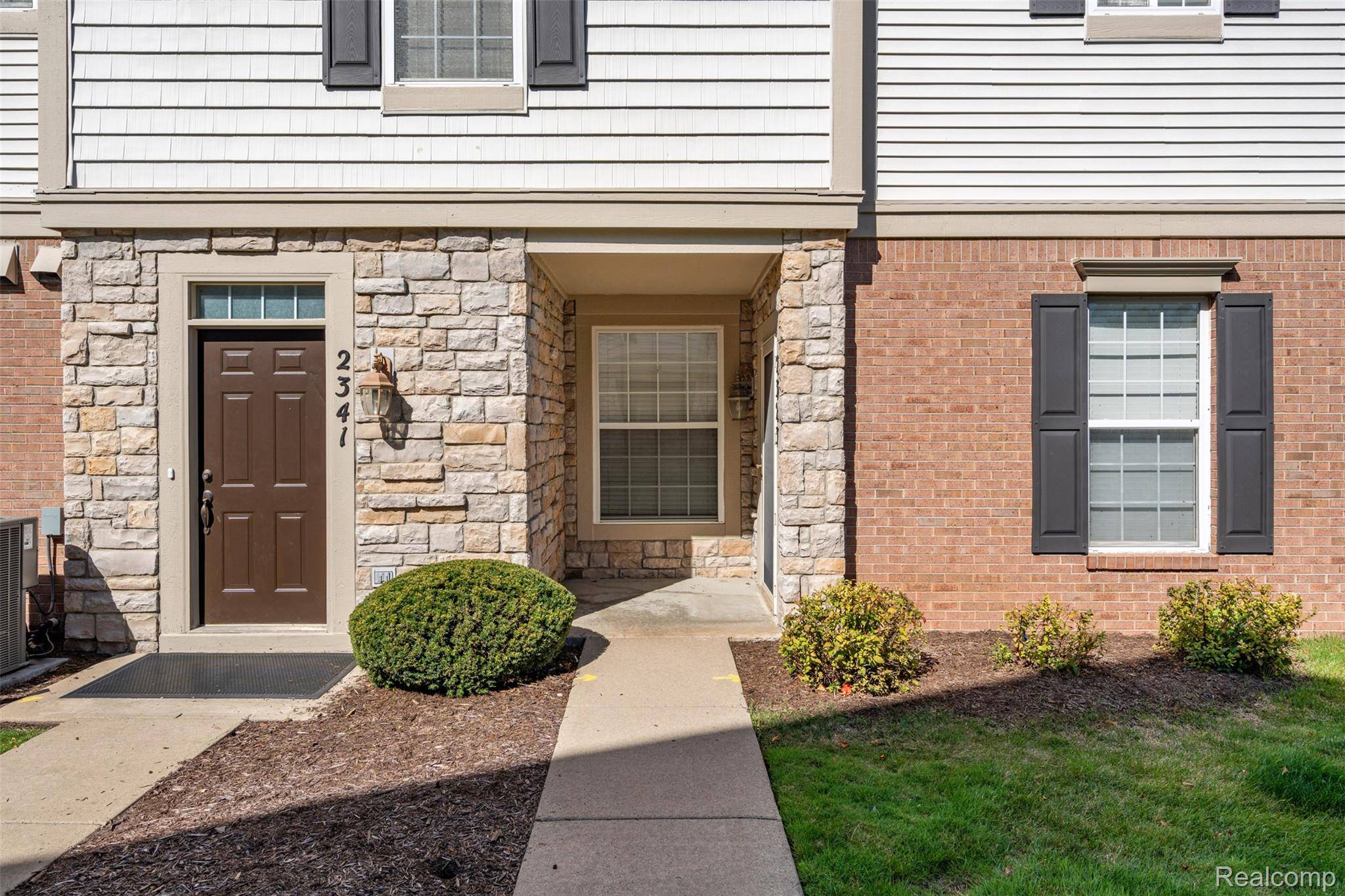 Canton, MI 48188,2323 Knollwood DR