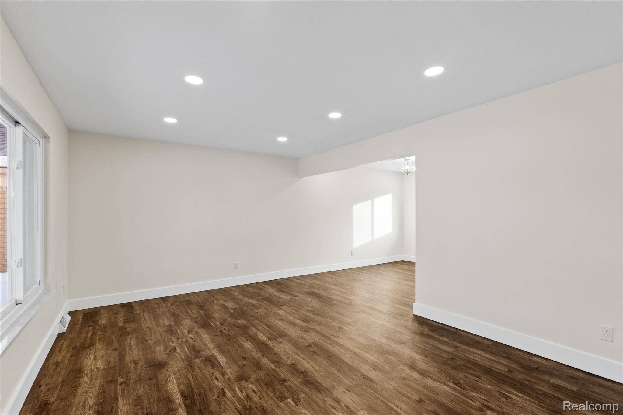 Southfield, MI 48076,17469 W 13 Mile RD