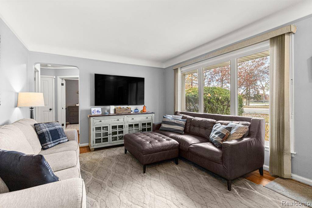 Dearborn, MI 48124,3131 Pelham RD