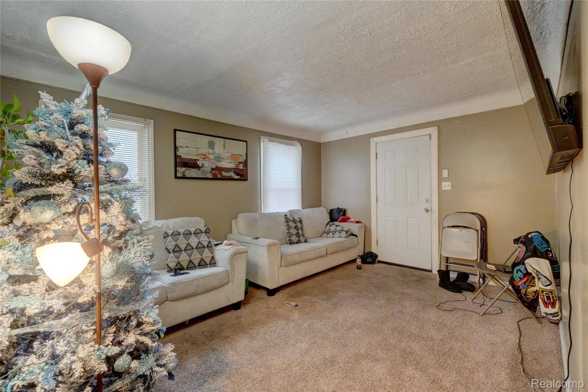 Detroit, MI 48235,19159 Meyers RD