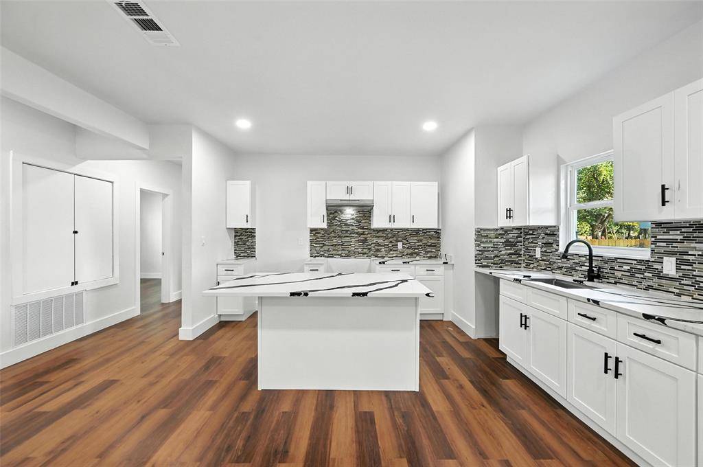 Dallas, TX 75215,1629 Pine Street