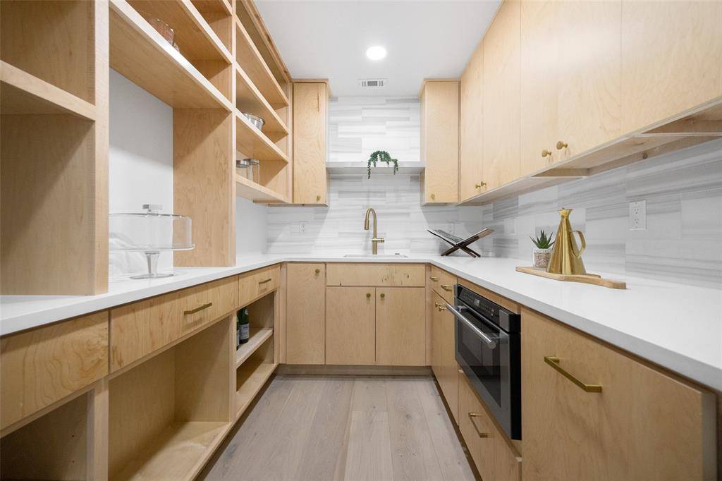 Dallas, TX 75244,4408 Thunder Road