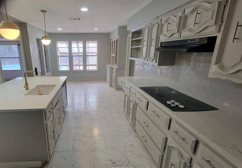 Desoto, TX 75115,1333 Thunderbrook Drive