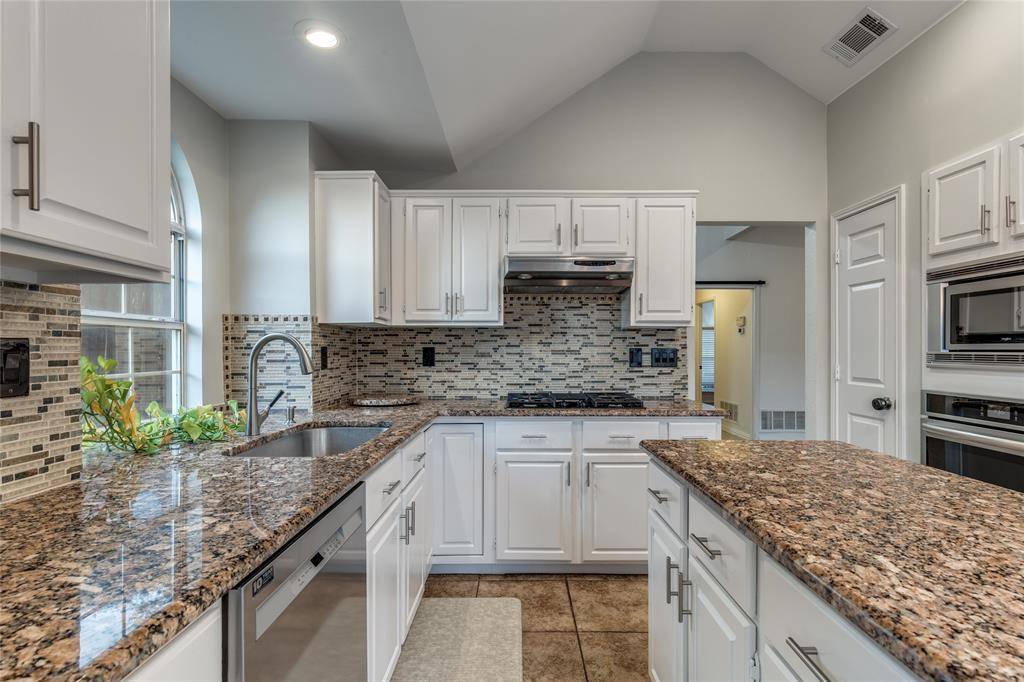 Trophy Club, TX 76262,25 Cimarron Drive