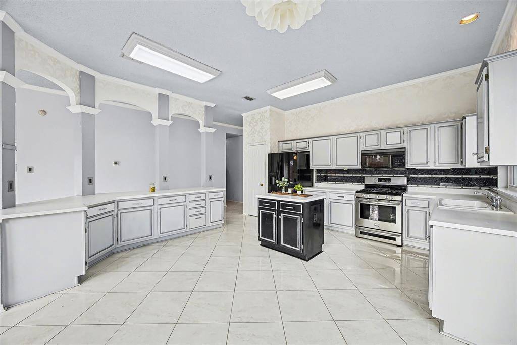 Desoto, TX 75115,1132 Devonshire Drive