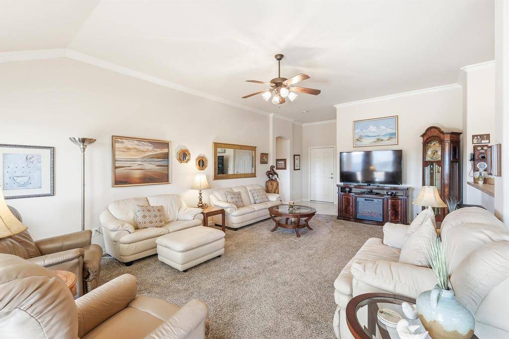 Denton, TX 76207,9621 Applewood Trail