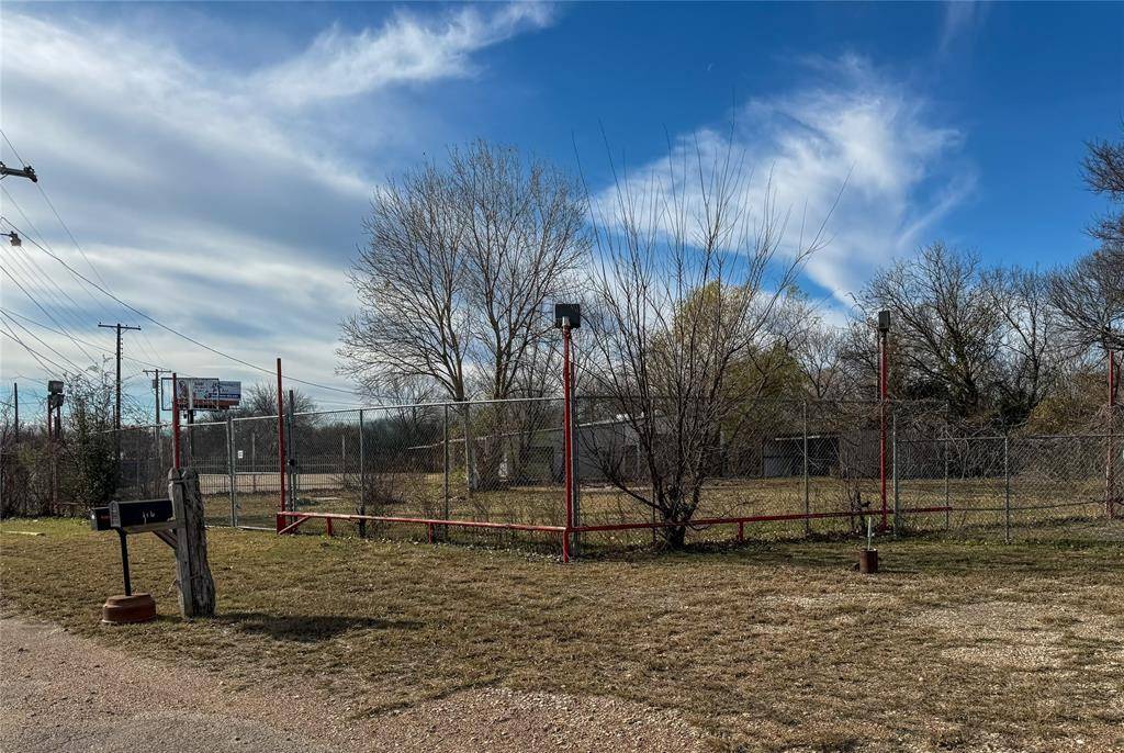 Cleburne, TX 76033,1709 N Main