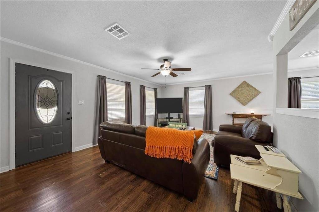 Valley Mills, TX 76689,101 Easy Street