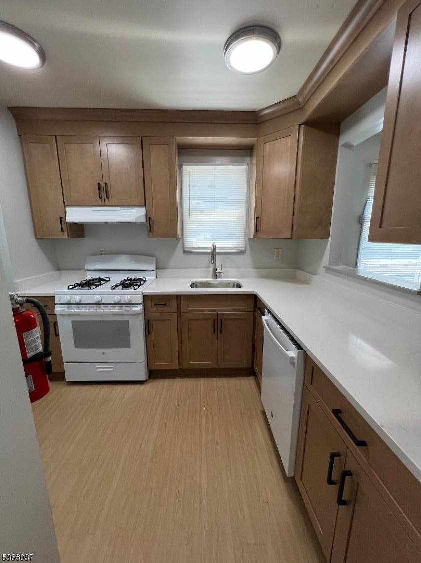 Elizabeth City, NJ 07208,501-503 Morris Ave #A