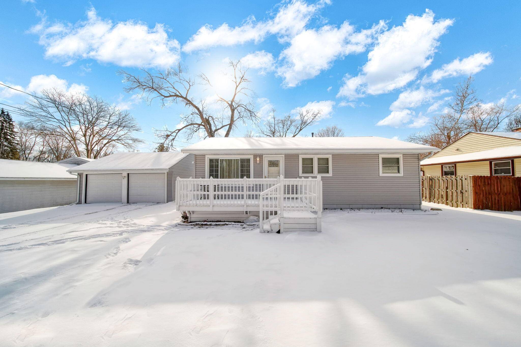 Jackson, MI 49203,335 Prairie ST