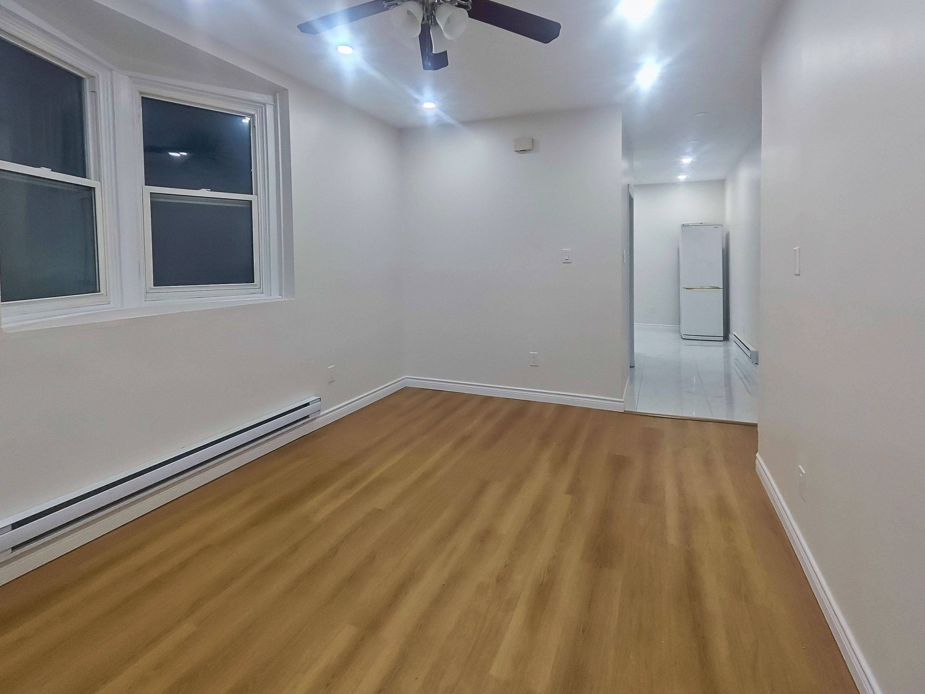 Toronto C02, ON M5R 3G2,859 1/2 Bathurst ST #Main FL