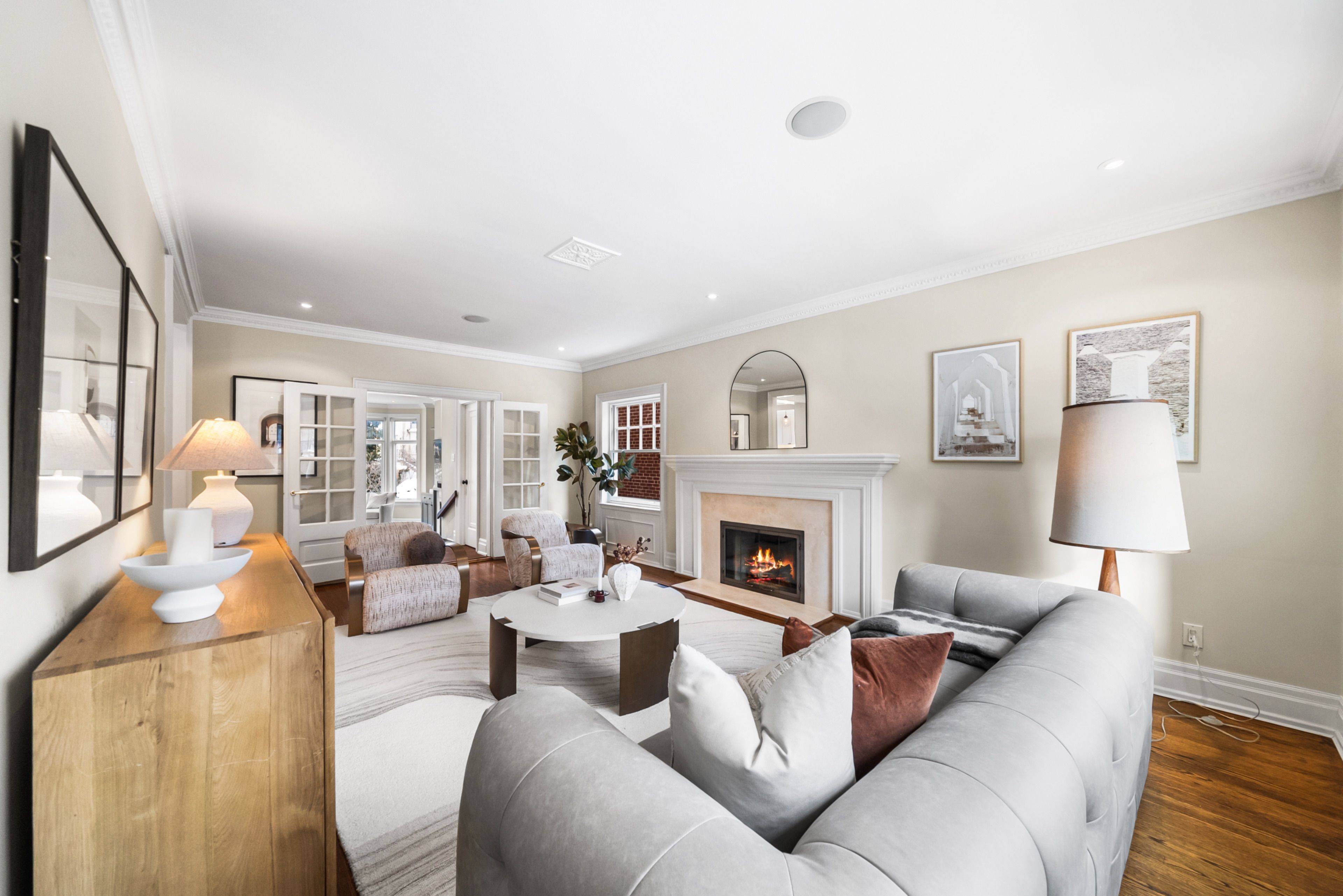 18 Glengowan RD, Toronto C04, ON M4N 1E8