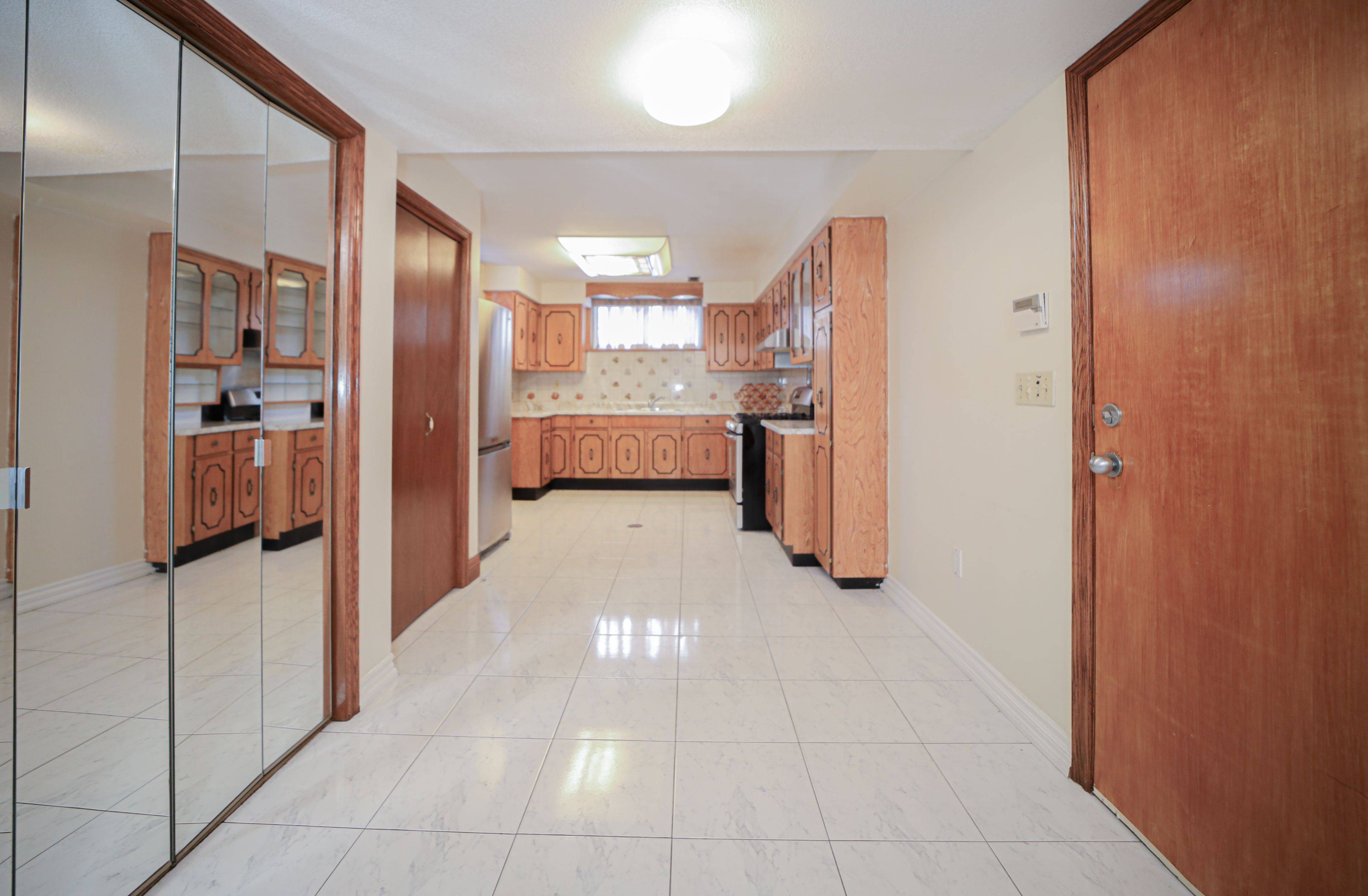 Richmond Hill, ON L4C 6W1,38 Spruce AVE #BSMT