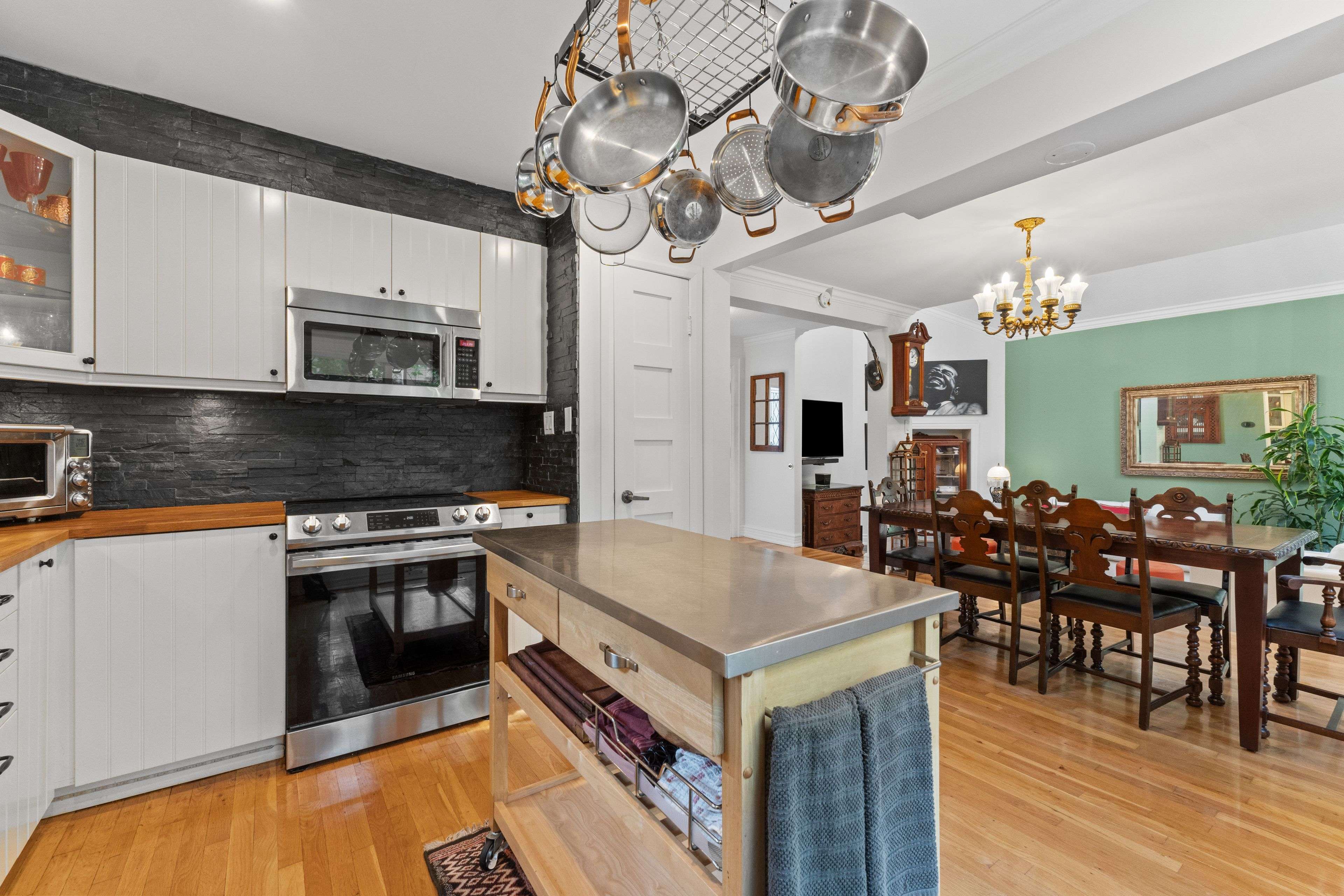 Mississauga, ON L5N 5V1,7 Pierpont PL