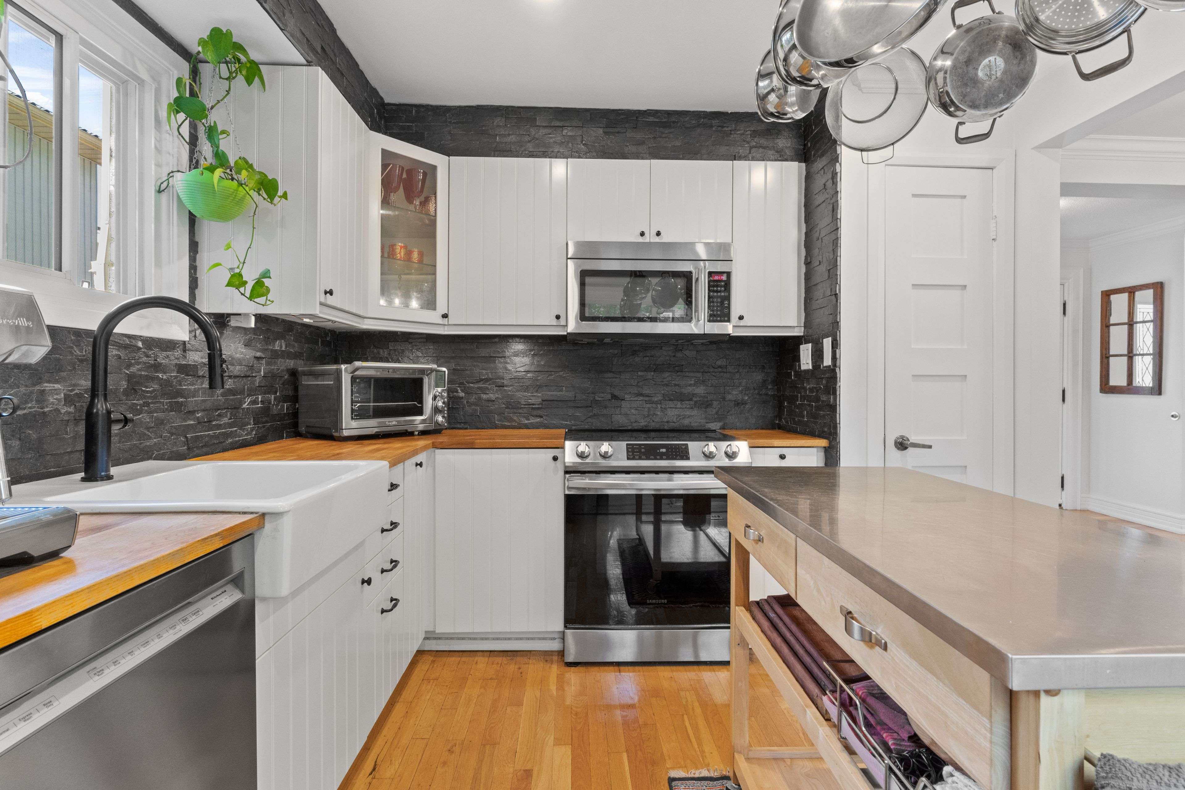 Mississauga, ON L5N 5V1,7 Pierpont PL