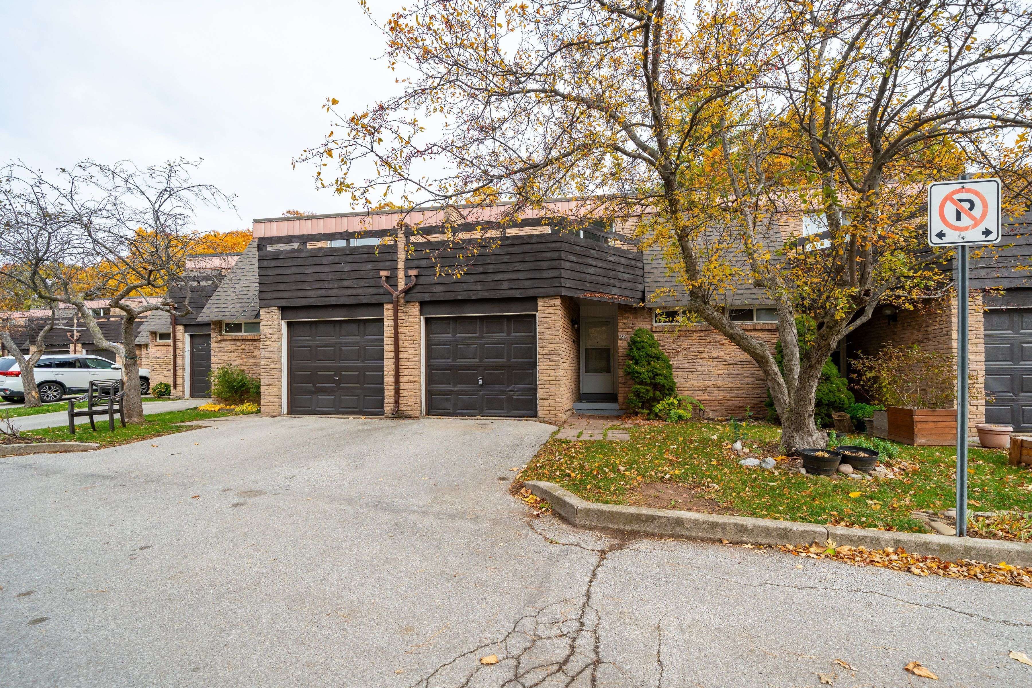 Oakville, ON L6H 2N6,1237 White Oaks N/A