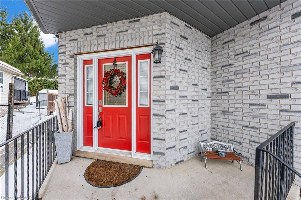 Kitchener, ON N2B 3X3,44 Dineen CT