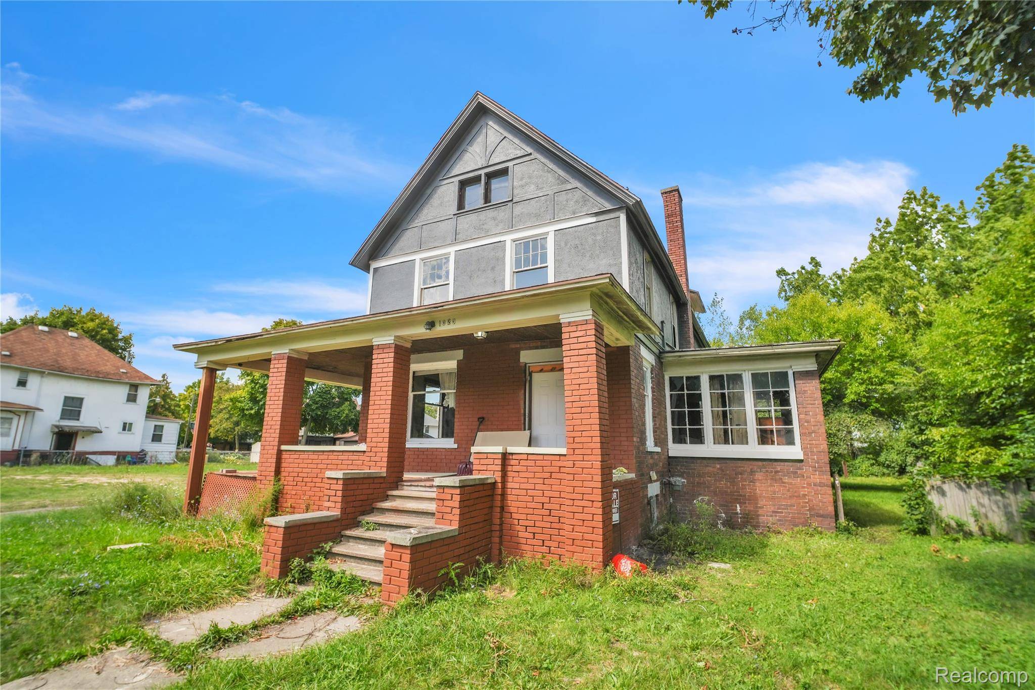 Saginaw, MI 48601,1029 E Holland AVE