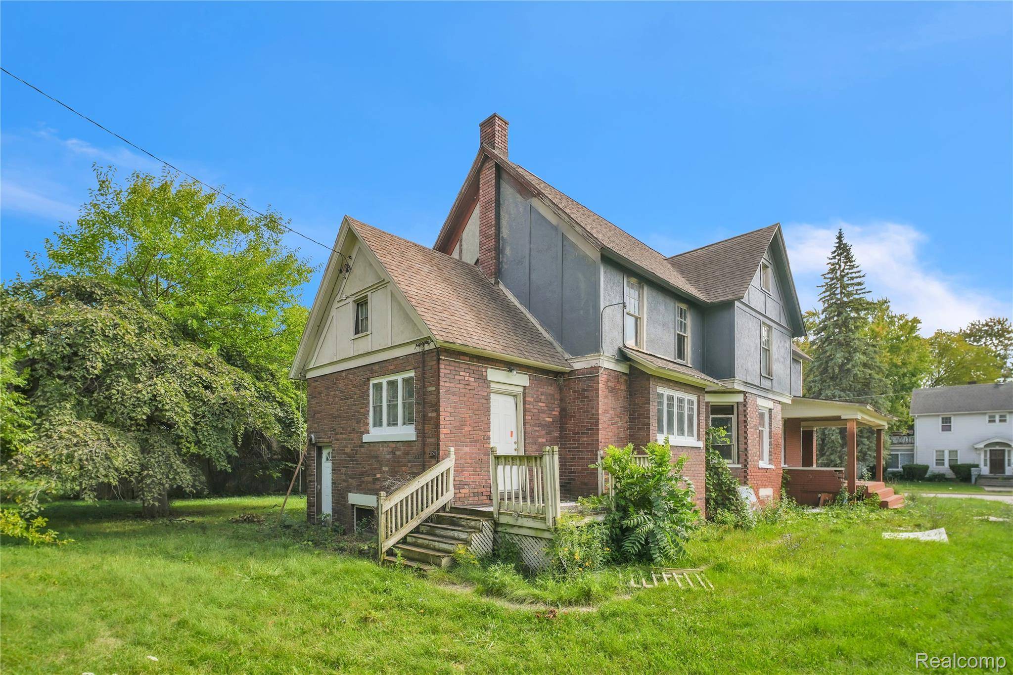 Saginaw, MI 48601,1029 E Holland AVE