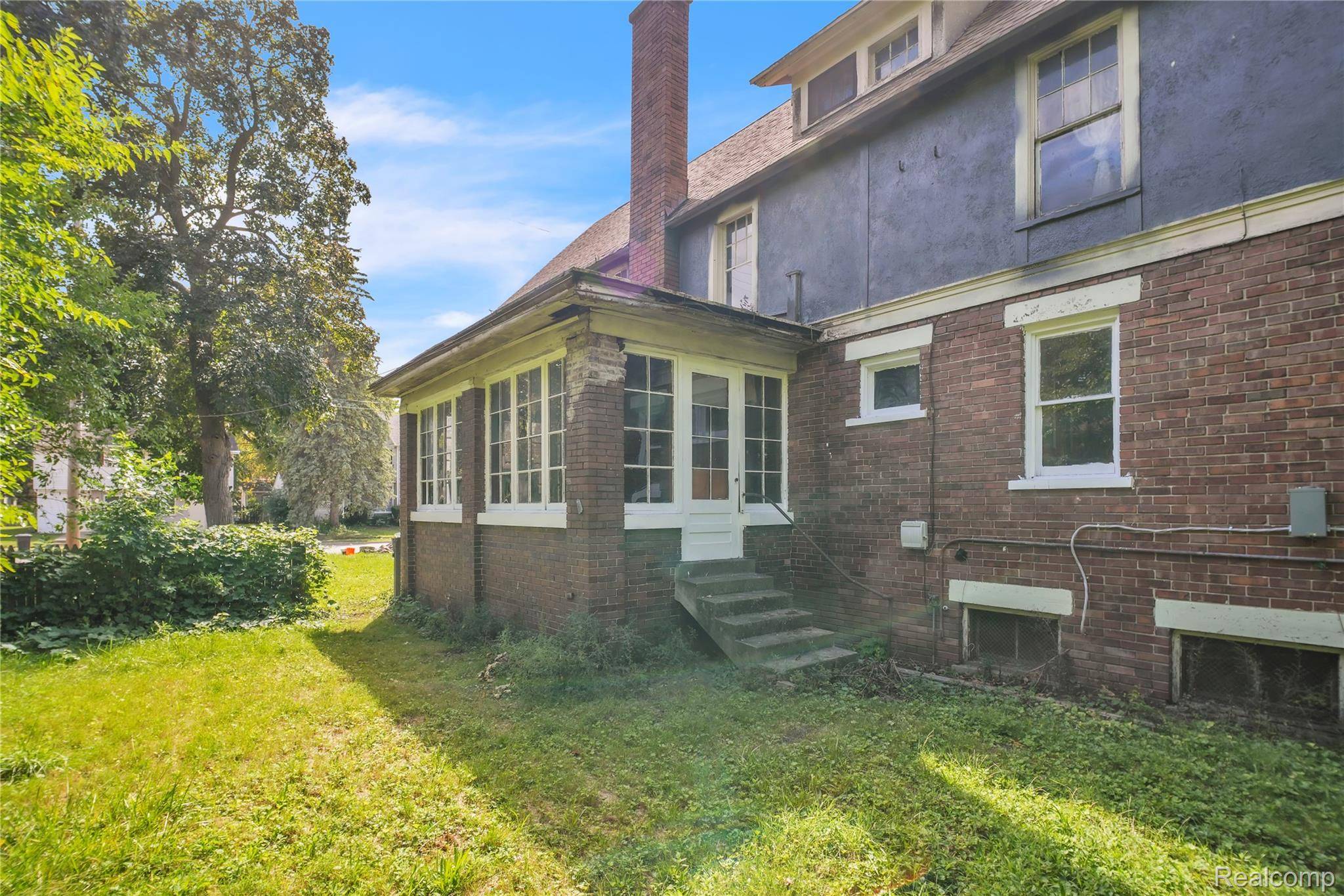 Saginaw, MI 48601,1029 E Holland AVE