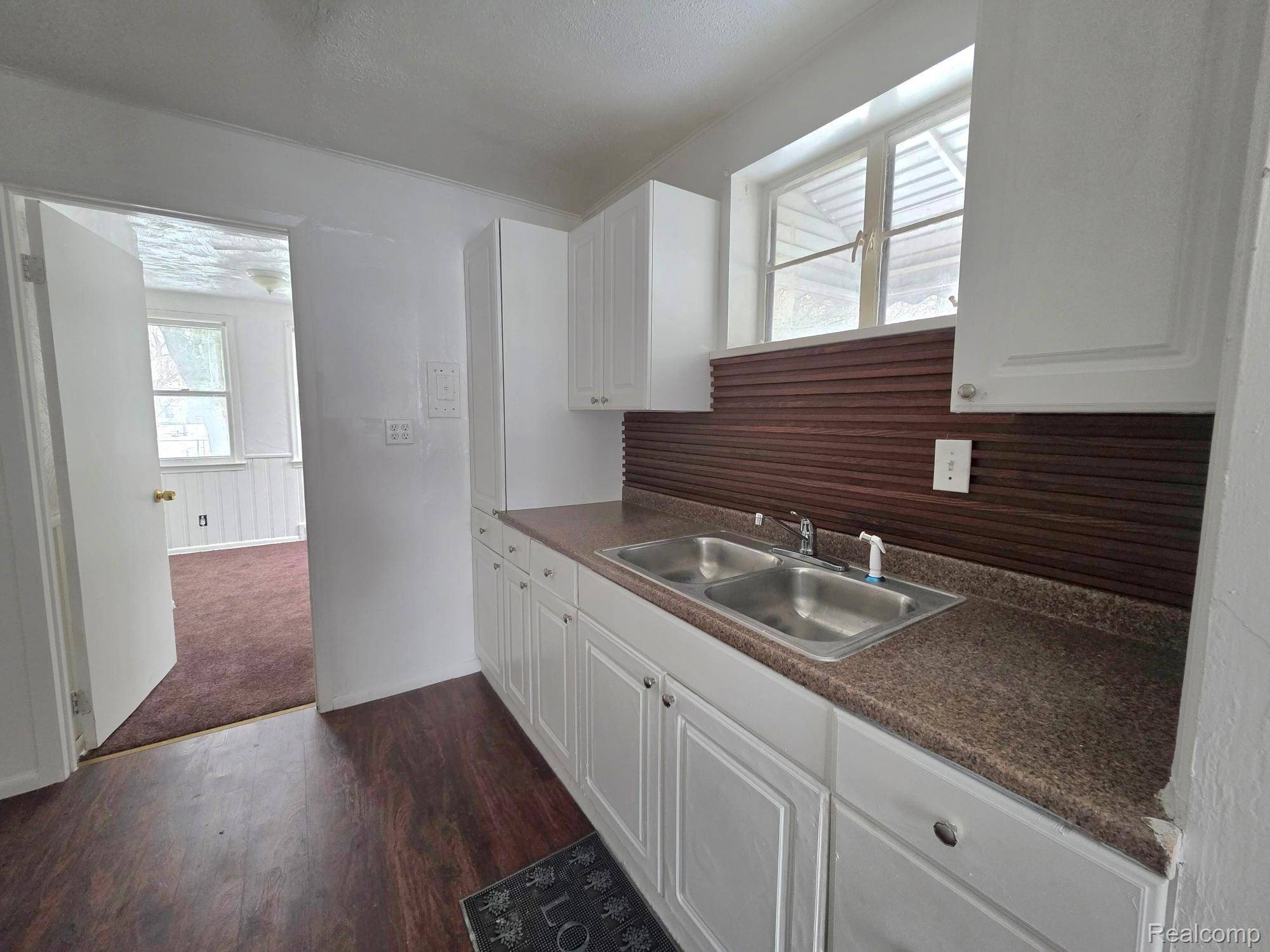 Detroit, MI 48219,18244 Lenore